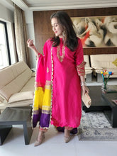 Load image into Gallery viewer, Colour block kurta set pink