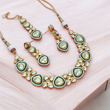 Load image into Gallery viewer, “Varuna Verde” Polki & Diamond Bridal Set