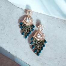 Load image into Gallery viewer, Emerald polki diamond earrings