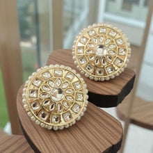 Load image into Gallery viewer, Kundan and pearl studs