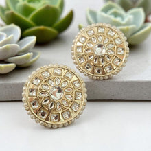 Load image into Gallery viewer, Kundan and pearl studs