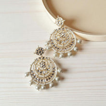 Load image into Gallery viewer, Pearl Chandbali earrings