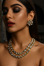 Load image into Gallery viewer, "Dwaarika" Glow Kundan Set