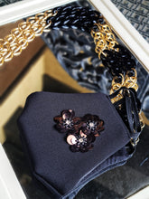 Load image into Gallery viewer, Shaya Black mask with mask chain
