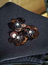 Load image into Gallery viewer, Shaya Black mask with mask chain