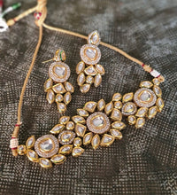 Load image into Gallery viewer, "Sitaara" Kundan Choker Set