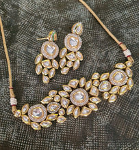 Load image into Gallery viewer, "Sitaara" Kundan Choker Set