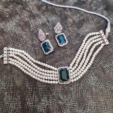 Load image into Gallery viewer, “Vanita Verdant” (Pearl & Emerald Choker)