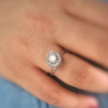 Load image into Gallery viewer, Diamond ring- white gold