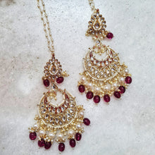 Load image into Gallery viewer, Classic kundan and pearl jhumkas