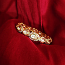 Load image into Gallery viewer, Gold polki bangle