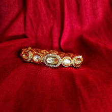 Load image into Gallery viewer, Gold polki bangle