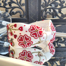 Load image into Gallery viewer, Valentine floral