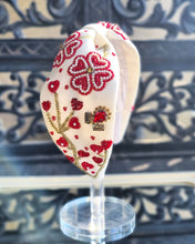 Load image into Gallery viewer, Valentine floral