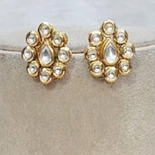 Load image into Gallery viewer, “Rani Rekha” Kundan studs