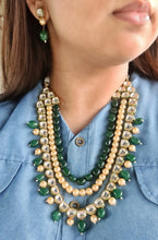 Load image into Gallery viewer, "Shubhra Saaj" (Onyx & Pearl Kundan Set)