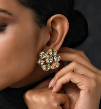 Load image into Gallery viewer, "Dwaarika" Kundan studs