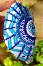 تحميل الصورة إلى عارض المعرض، <transcy>عين الشر بيضاء</transcy>