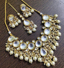 Load image into Gallery viewer, “Dharohar Diva” Classic Kundan & Pearl Set (with Earrings & Maangtika)