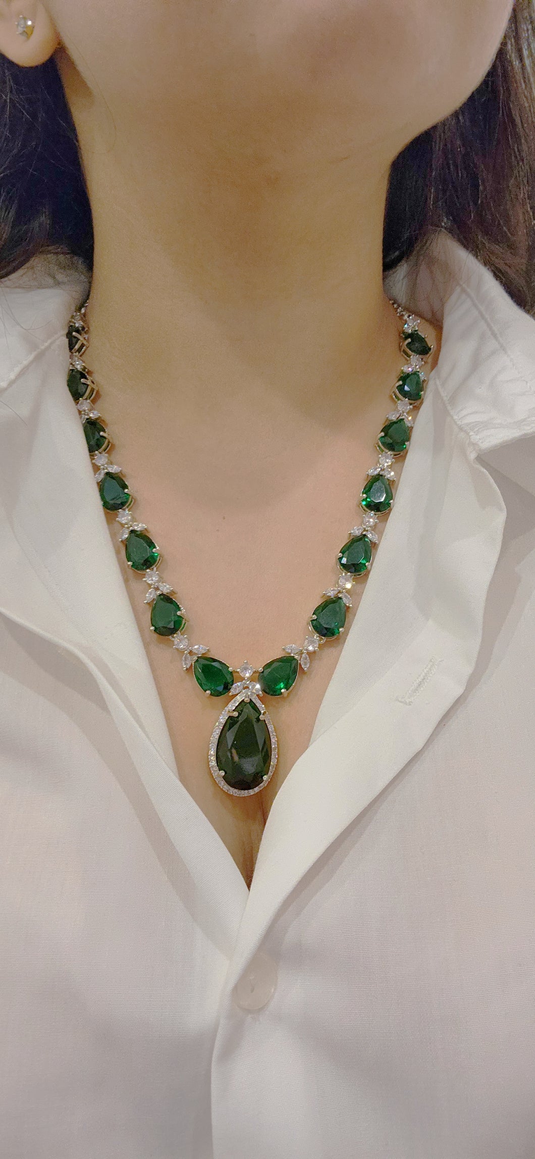 Antara Emerald necklace