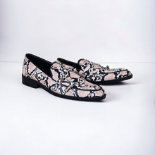 Load image into Gallery viewer, Double monk- snake skin
