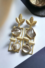 Load image into Gallery viewer, Semi precious gold earrings
