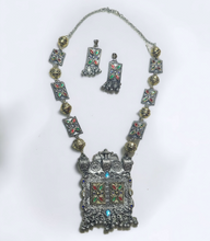 Load image into Gallery viewer, Antique silver minar necklace with earrings

