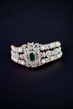 Load image into Gallery viewer, Akina Emerald necklace
