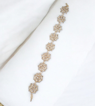 Load image into Gallery viewer, Classic kundan mathapatti
