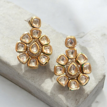Load image into Gallery viewer, Kundan diamond earrings

