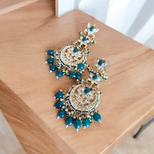 Load image into Gallery viewer, Kundan and emerald lotus earrings
