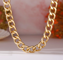 Load image into Gallery viewer, Gold chain loop necklace
