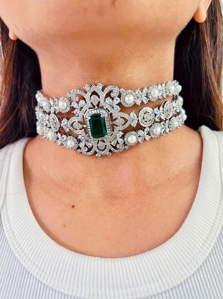 Akina Emerald necklace