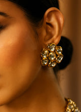 تحميل الصورة إلى عارض المعرض، &quot;Dwaarika&quot; Kundan studs
