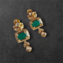 تحميل الصورة إلى عارض المعرض، أقراط كايلا من الزمرد والألماس 
