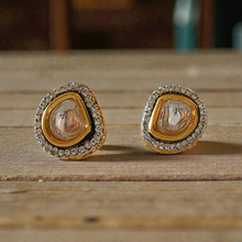 Load image into Gallery viewer, Classic Polki and Diamond studs
