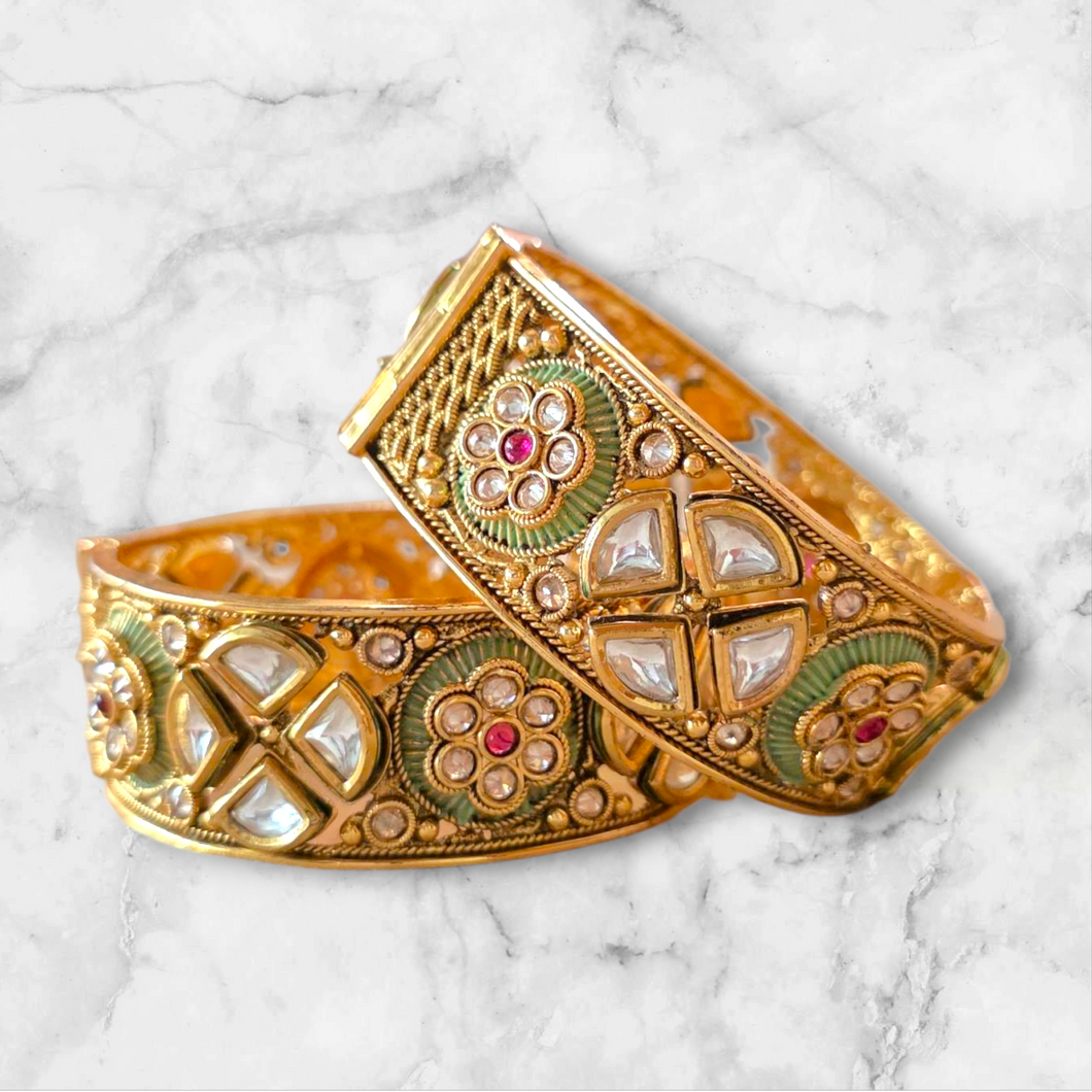 Green pacheli kundan bangle