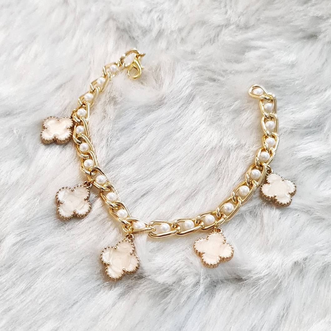 Clover leaf bracelet