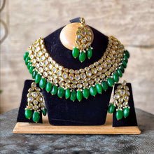 Load image into Gallery viewer, Classic kundan necklace with earrings and maangtika (green)
