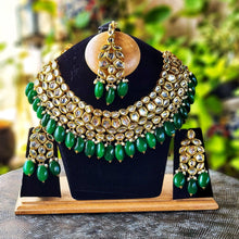 Load image into Gallery viewer, Classic kundan necklace with earrings and maangtika (green)
