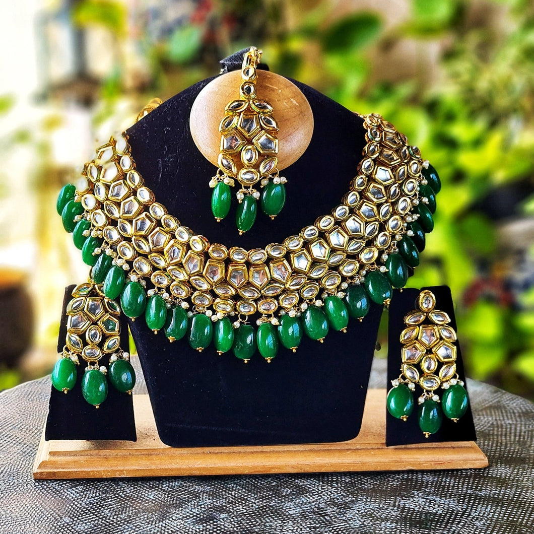 Classic kundan necklace with earrings and maangtika (green)