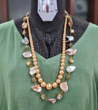 Load image into Gallery viewer, Statement pearl necklace with semi precious stones

