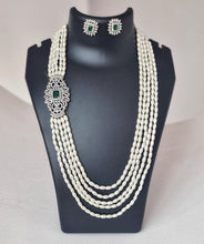 Load image into Gallery viewer, Asymmetric diamond and pearl layered set- green
