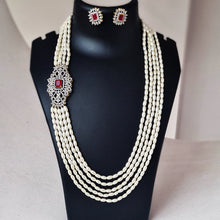 Load image into Gallery viewer, Asymmetric diamond and pearl layered set- red
