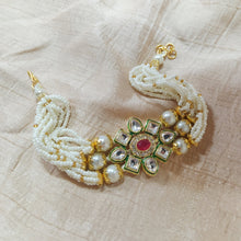 Load image into Gallery viewer, Polki and Kundan bracelet
