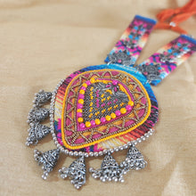 Load image into Gallery viewer, Multicolour silver hand embellished necklace
