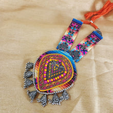 Load image into Gallery viewer, Multicolour silver hand embellished necklace
