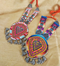 Load image into Gallery viewer, Multicolour silver hand embellished necklace
