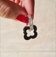 Load and play video in Gallery viewer, Clover hanging earrings- detachable
