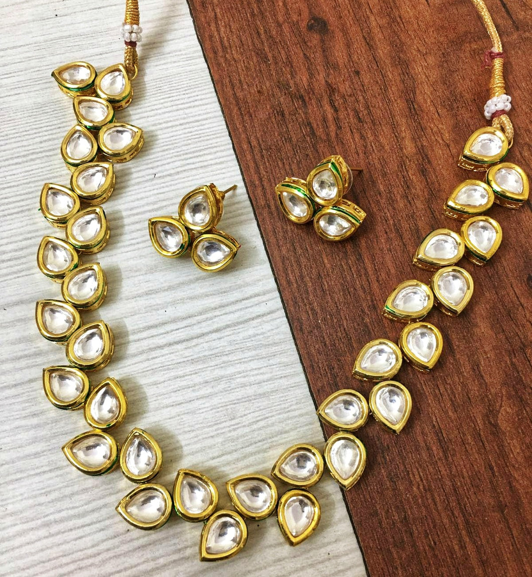 Classic kundan set with earrings